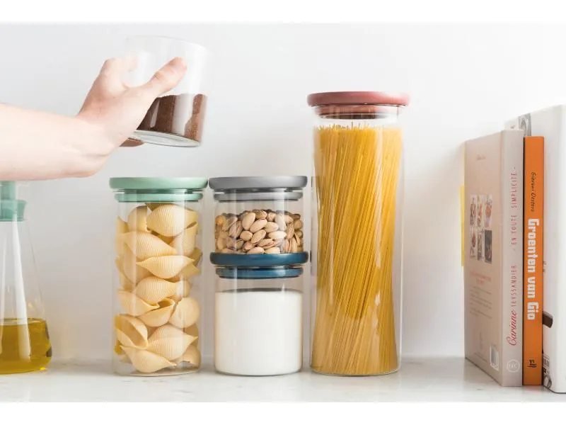 BergHOFF Leo 4Pc Glass Food Container Set and Scoop, Multicolor