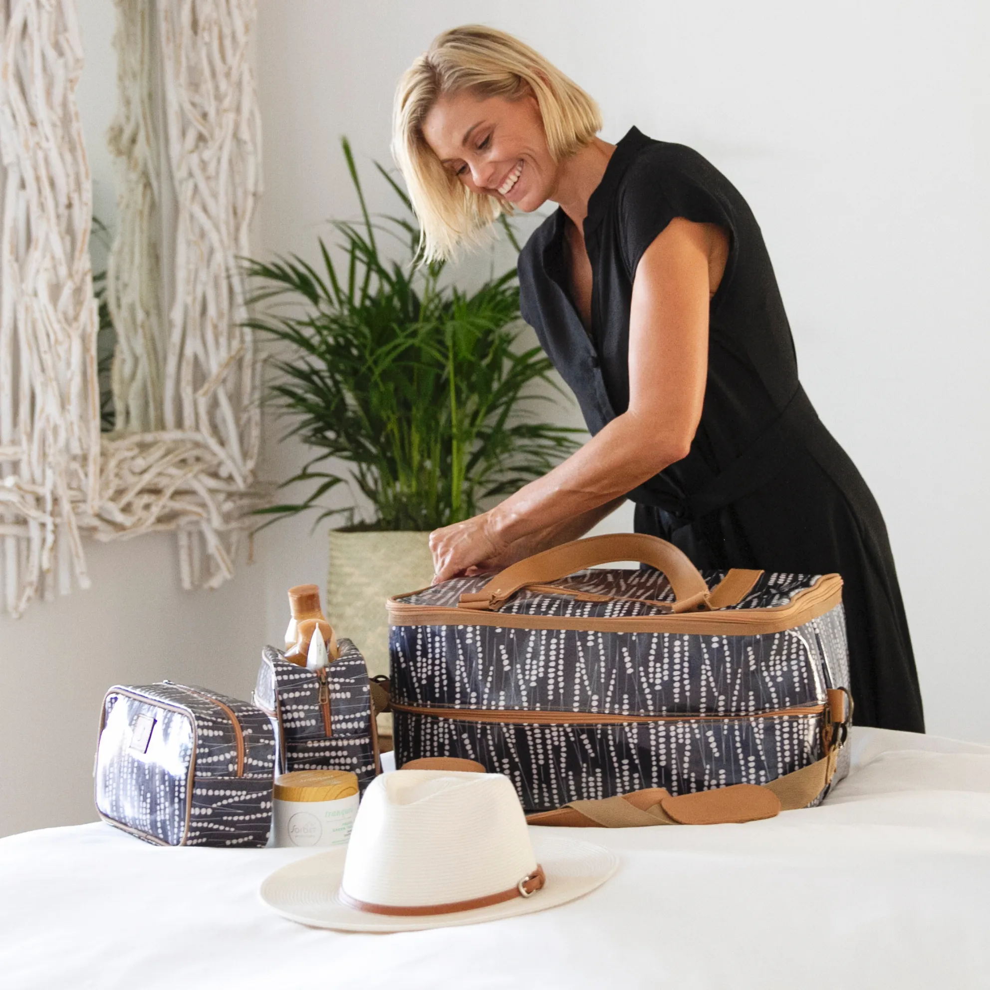 Overnight Bag with Leather Handles - Reed Black