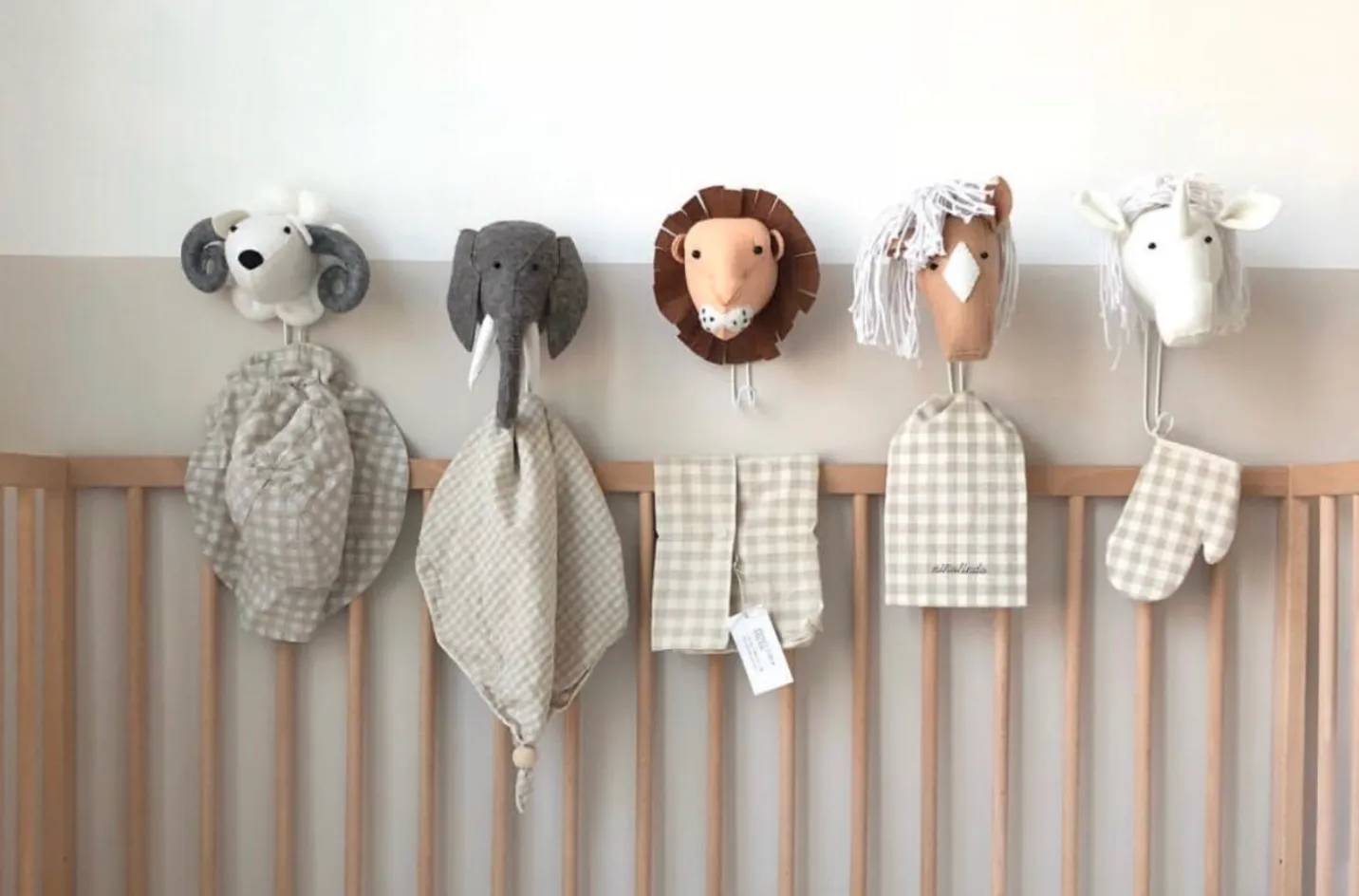 Safari wall hangers